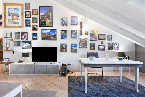 Mema Holiday Home - image 5