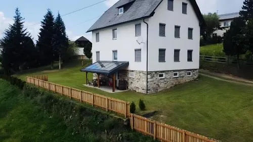 Fuchsbau in Vordertheissenegg, Österreich