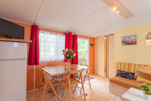 Viesnīcas āriene, mobile-home camping de la truite in Ascarat