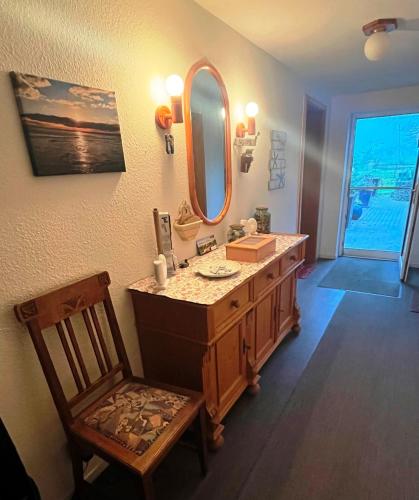2 bedrooms, 5 beds