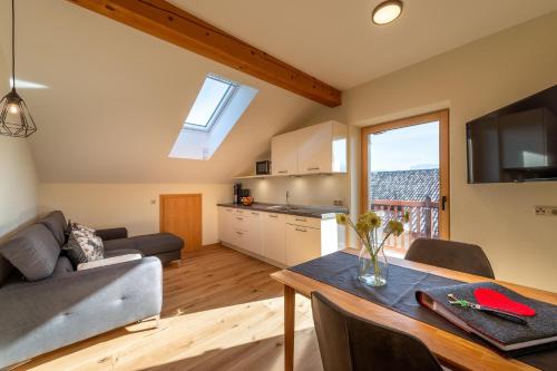 Weinangerhof St Pauls Room Type - Two-Bedroom Deluxe Apartment with Garden View Weinangerhof St Pauls Room Type - Two-Bedroom Deluxe Apartment with Garden View