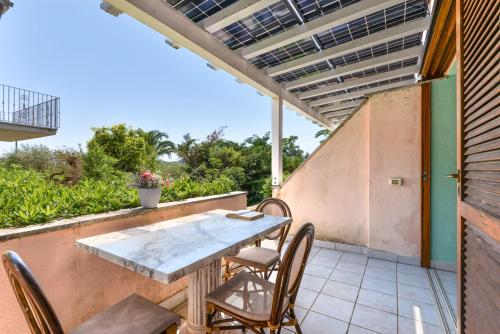 2 bedrooms, 3 beds