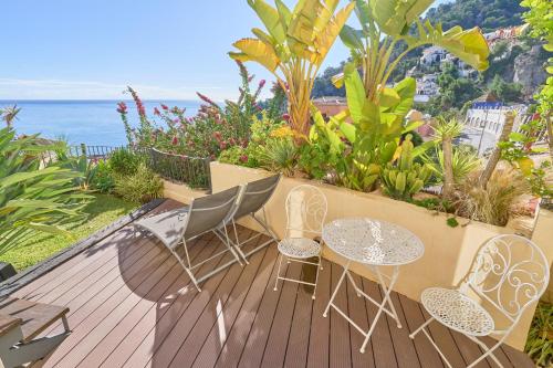 Beautiful House With Splendid Sea - image 3