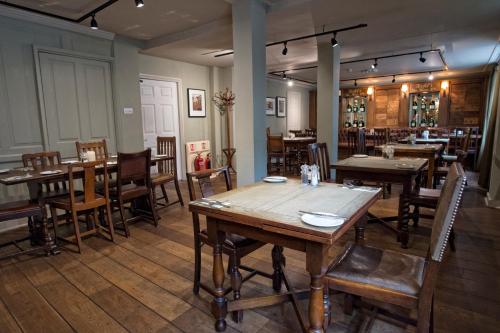 ห้องอาหาร, The Sun Inn in เฟเวอร์ชาม