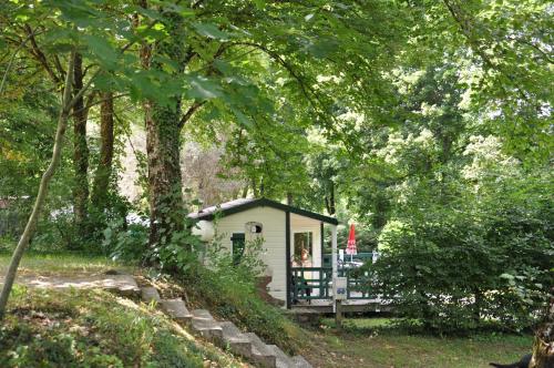 Les Chalets Du Moulin Du Chatain 3 gîte à louer Saint-Cyr-les-Champagnes