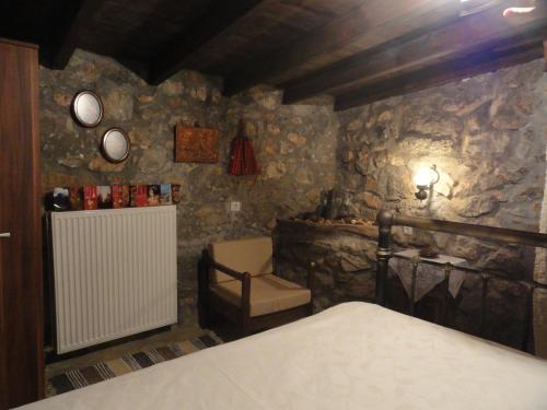 Zeus House - image 7