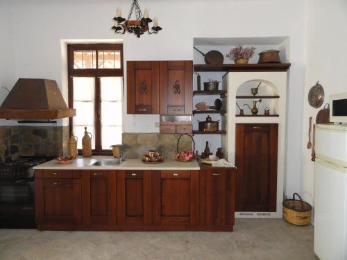 Zeus House - image 3