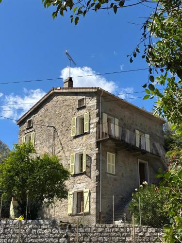 Maison De Jeannette En Pierre gîte à louer Forêt de Libbio
