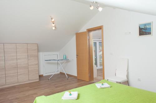 Apartments Viktoria - image 12