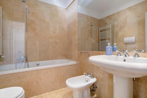 Luxury home - image 13