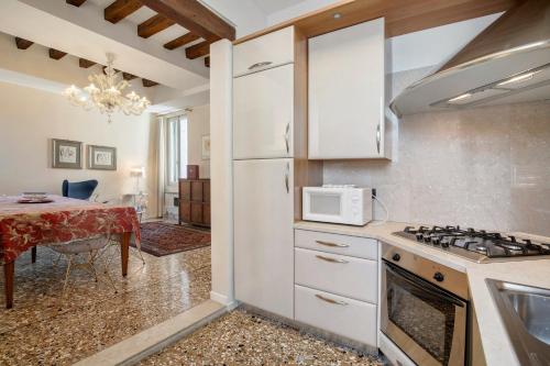 Luxury home - image 3