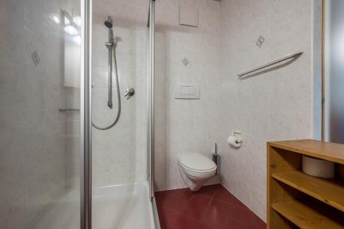 Vannituba, Lindenhof Apt 5 in Vandoies