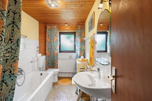 Bathroom, Schwalm - Aue in Neuental