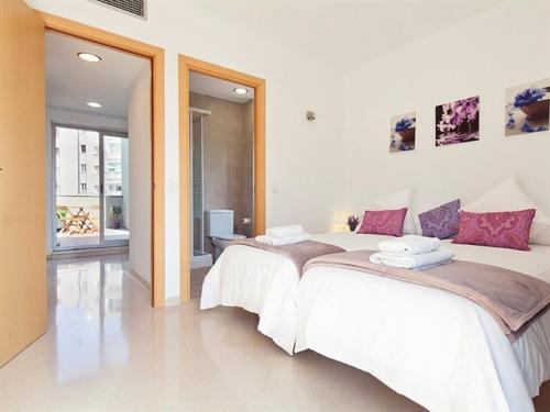 Charmsuites Nou Rambla - image 10