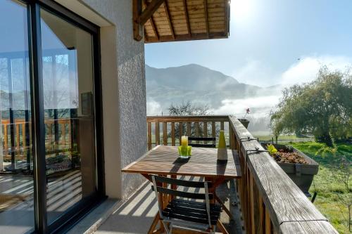 Maison 6 personnes, calme et vue gîte à louer Saint-Jean-d'Arvey