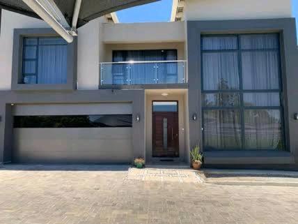 Rundell Cottages Zw in 北哈拉雷
