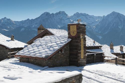 Confrérie du Moyen Âge - main image