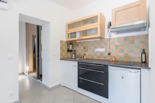 廚房, Vaste appart de 45 m2 climatisé -n4 (Vaste appart de 45 m2 climatise -n4) in 沙勒瓦勒