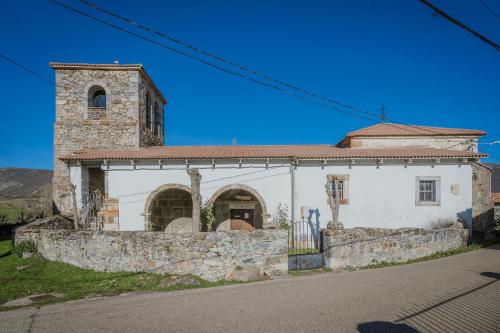 Viesnīcas āriene, El Corcal in Triollo