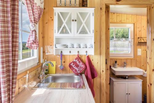 Konyha, Tinyhouse Alpakawiese in Schlitz