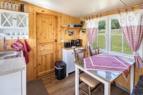 Konyha, Tinyhouse Alpakawiese in Schlitz