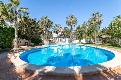 2 bedrooms, 4 beds