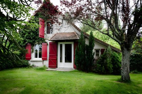 Gites De Groupe Pour 24 Personnes gîte à louer La Jarousse