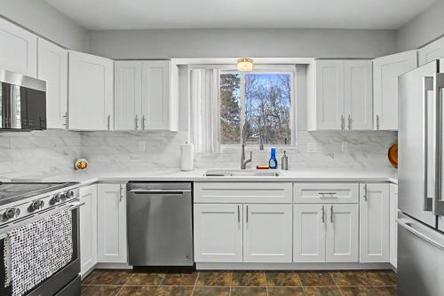 Quiet & Cozy Retreat Near Downtown Prince George in Prince George (BC)