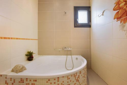 화장실, Zante Sunset Vibes Luxury Villa in 카토 예라카리온