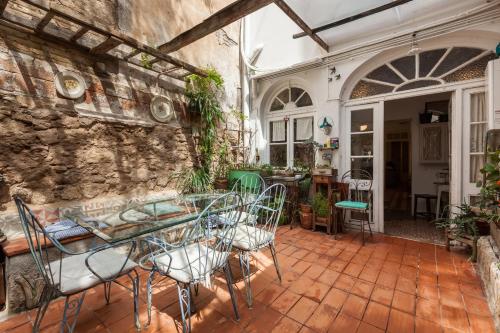El Patio de Gracia, Barcelona