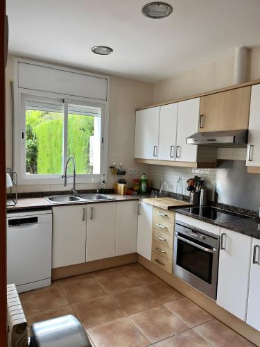 Konyha, Your Pet-friendly Home In Sant Pol in Szent Pol de Mar