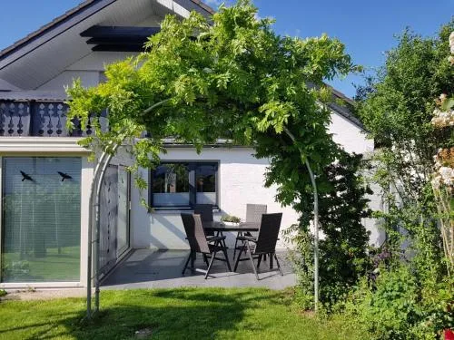 Ferienwohnungen Lilie Und Dahlie in Münsingen, Deutschland