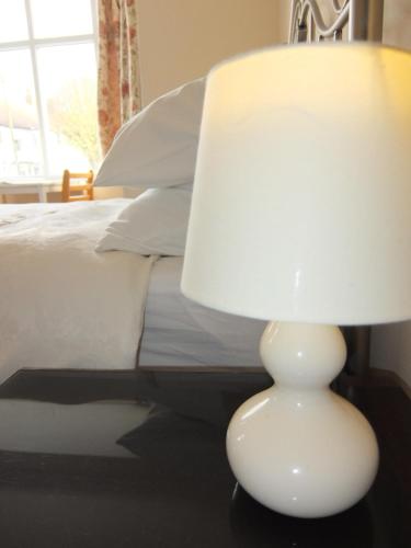 Large Double Room image 10