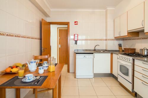 Cozinha, Apartamento da Praia em Armação (Apartamento da Praia em Armacao) in Silves