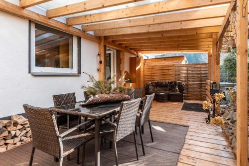 2 bedrooms, 3 beds