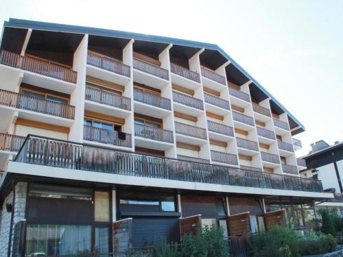 Apartment for 5 people with pool