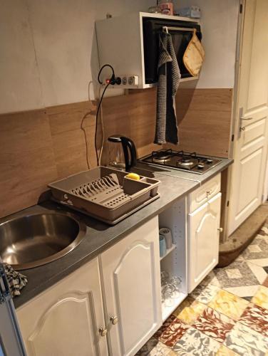 Kitchen, Petite maison dans centre ville in Rue de Rouen