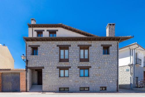 Exterior view, Casa Alval in Villacastin