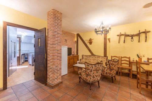Exterior view, Casa Alval in Villacastin