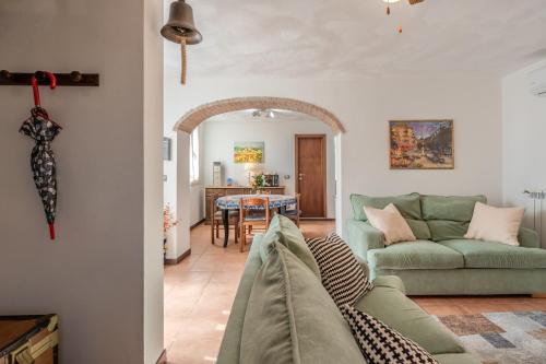 Зовнішній вигляд готелю, Casa Simi - Holiday Home in Чіестіна Узанез