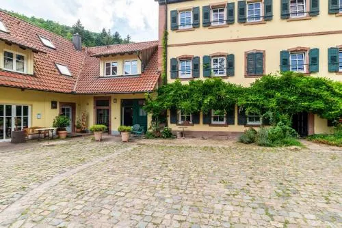Gutshof Kaiserbacher Mühle in Klingenmünster, Deutschland