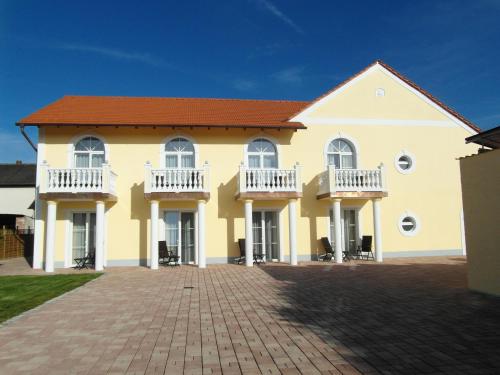 Kert, Hotel Am Donaubogen in Barbing