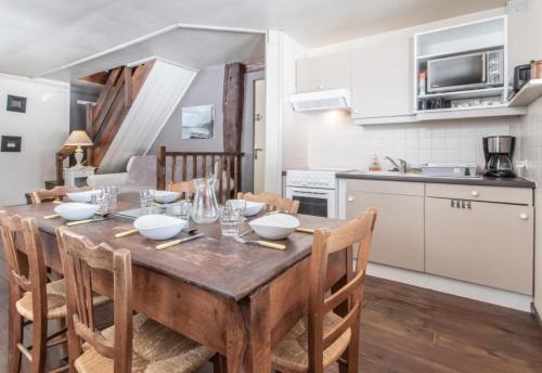 3 bedrooms, 5 beds
