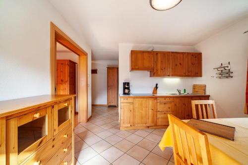 virtuve, Gasserhof Ferienwohnung Gravenstein in Caines