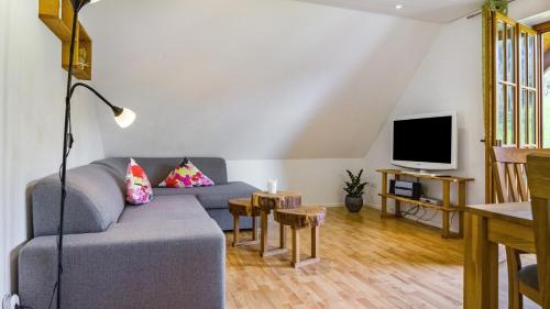 2 bedrooms, 3 beds