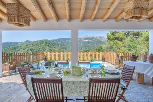 Istaba viesiem, Casa Rural Monte Dios in Jubrike