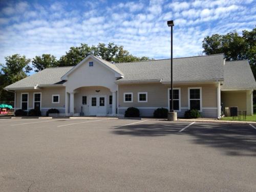 Eagle Village Resort & Chalet - image 8