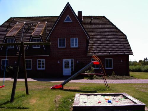 Klaus Jensen , Unter den Linden in Pellworm, Deutschland