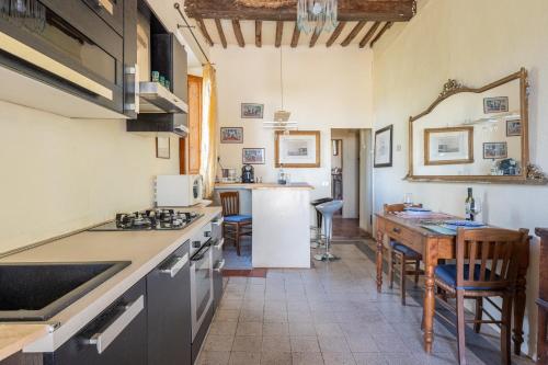 Vista exterior, Luxury Retreat in Montevettolini in Monsummano Terme