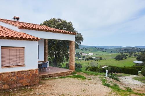 2 bedrooms, 6 beds